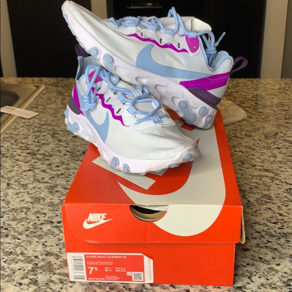 Nike women’s react element